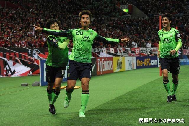 上田绮世在欧冠首秀中为里尔进球