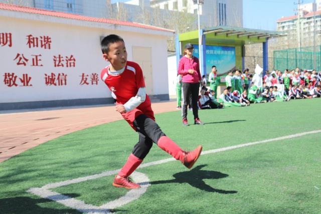 戈登为加盟巴萨做好充分准备，积极学习语言融入球队